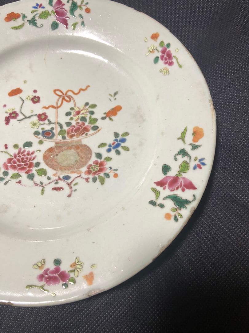 中国古美術品　清の乾隆時代　粉彩中皿　本物保証　23cm