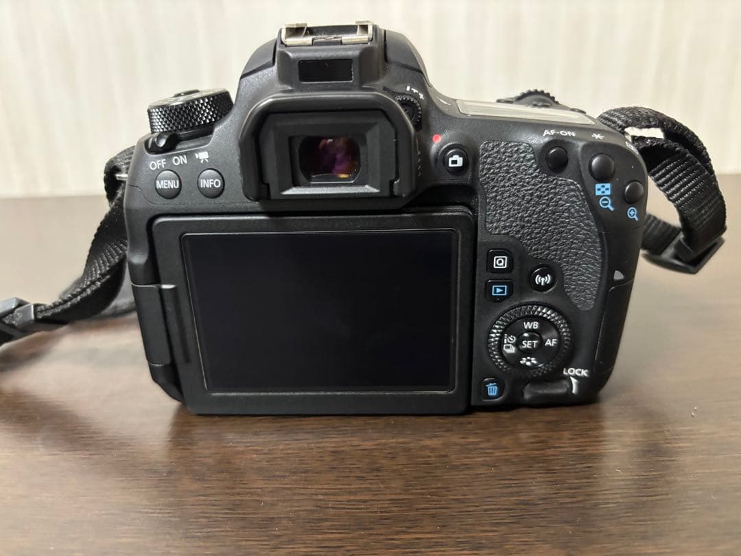 Canon EOS 9000D 本体 バッテリー3個付き