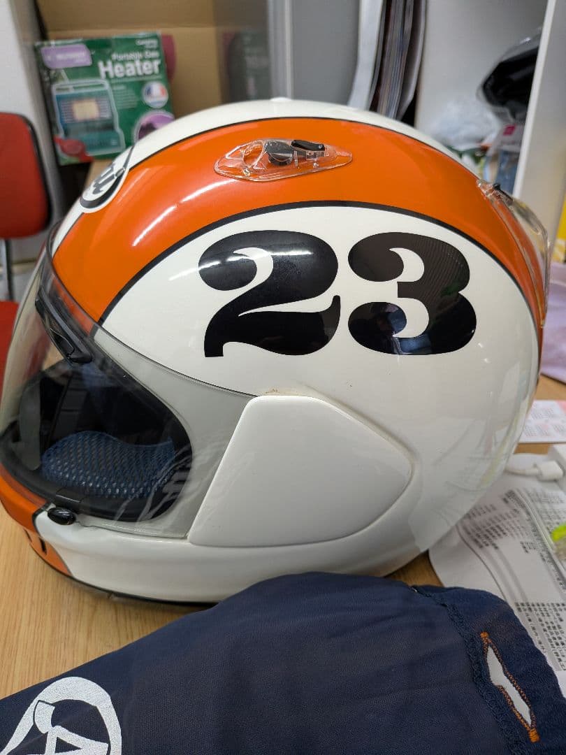 Arai フルフェイスヘルメット ゴストラッカーｌサイズ