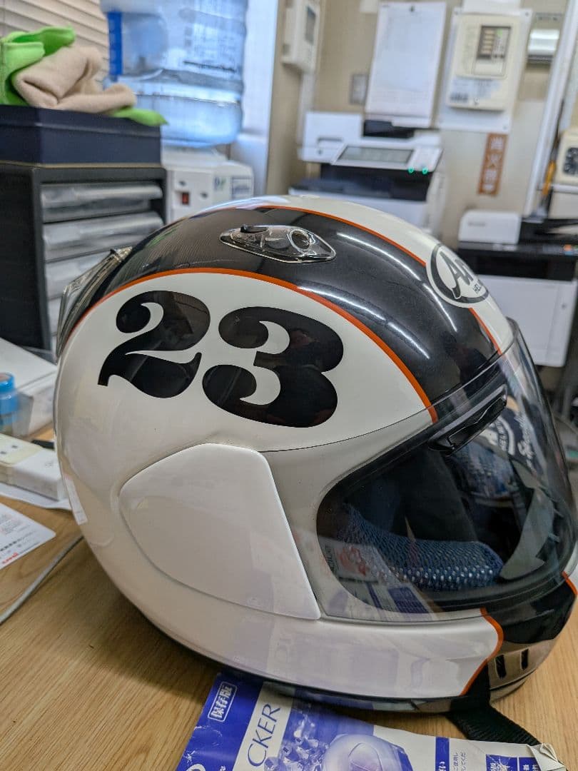 Arai フルフェイスヘルメット ゴストラッカーｌサイズ
