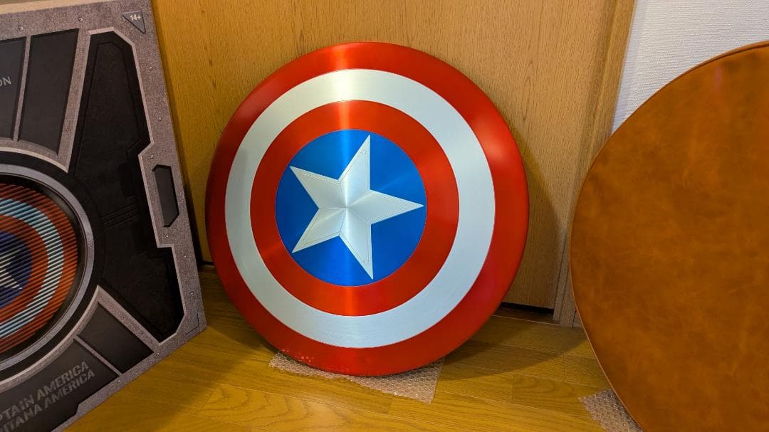 純正品 キャプテンアメリカ 盾 金属製シールド ケース付き アベンジャーズ