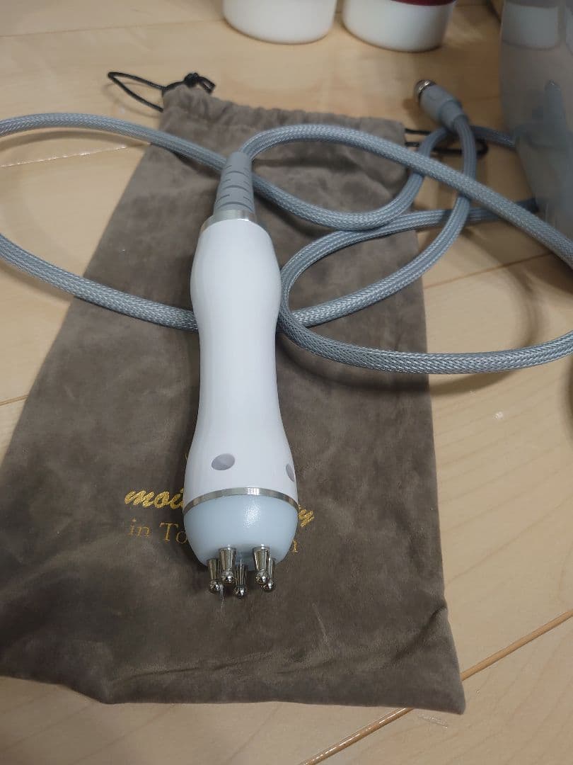 CAVI-R ONE+ キャビテーション ラジオ波 LED フェイシャル　モイセ