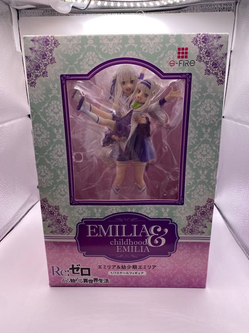 Re:ゼロから始める異世界生活　フィギュア　エミリア＆幼少期エミリア 1/7