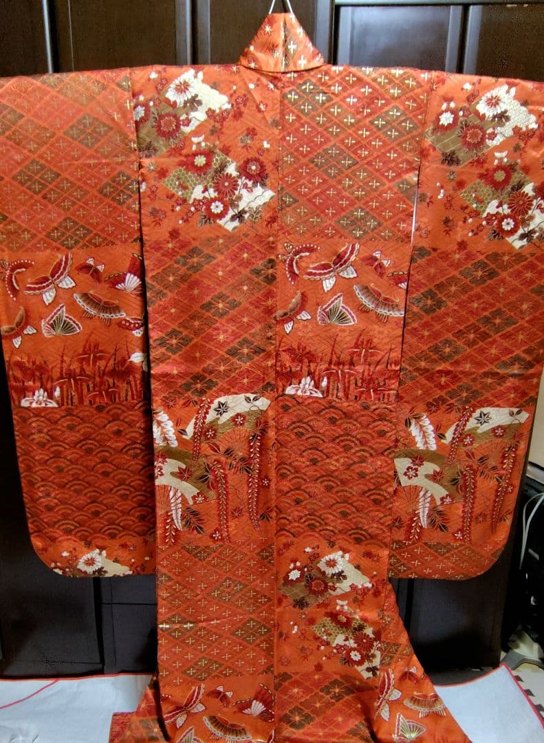 yukky★正絹　駒刺繍金彩　古典地紋　お振袖