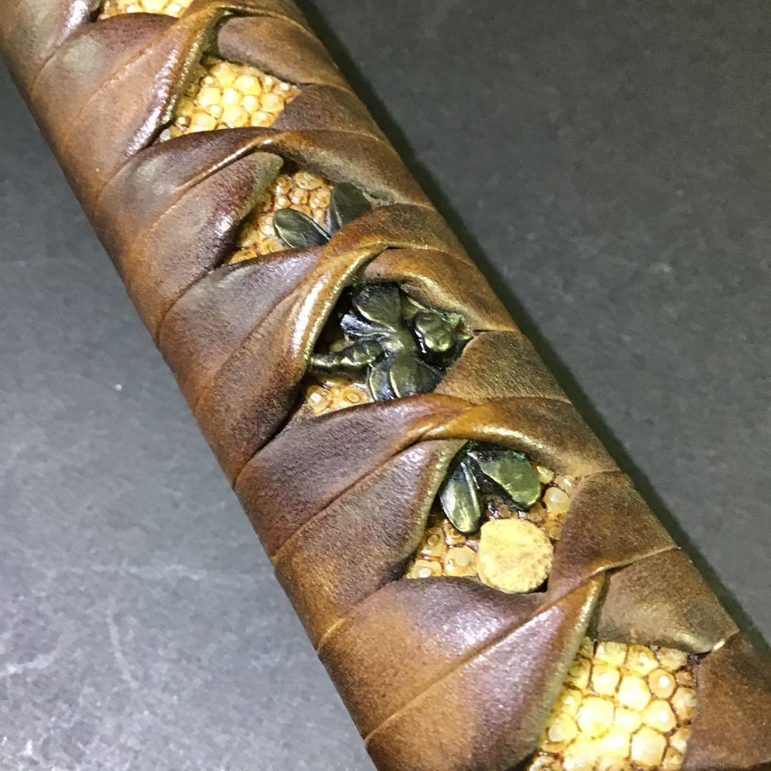 肥後拵　鍔　縁頭　象嵌　革巻柄　目貫勝虫　居合刀