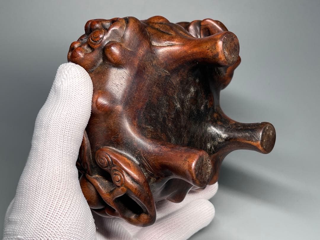 古美術　紫檀　黄花梨　木製香炉　手彫り　寿桃靈芝紋　香道具　三足　唐木　仏具