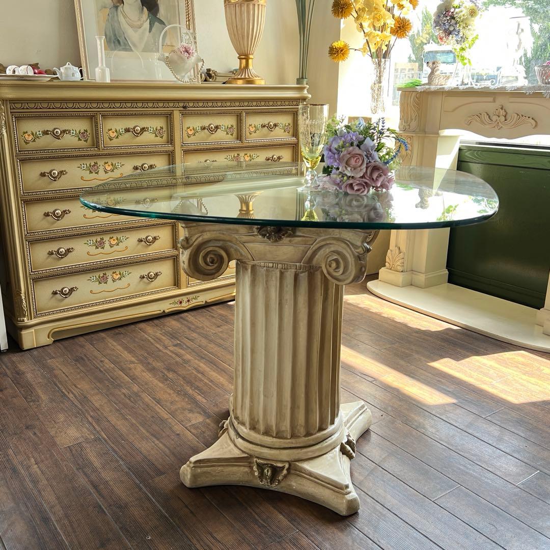 k416r120 コリント式 ガラス天板テーブル 特徴的な柱デザイン ロココ調