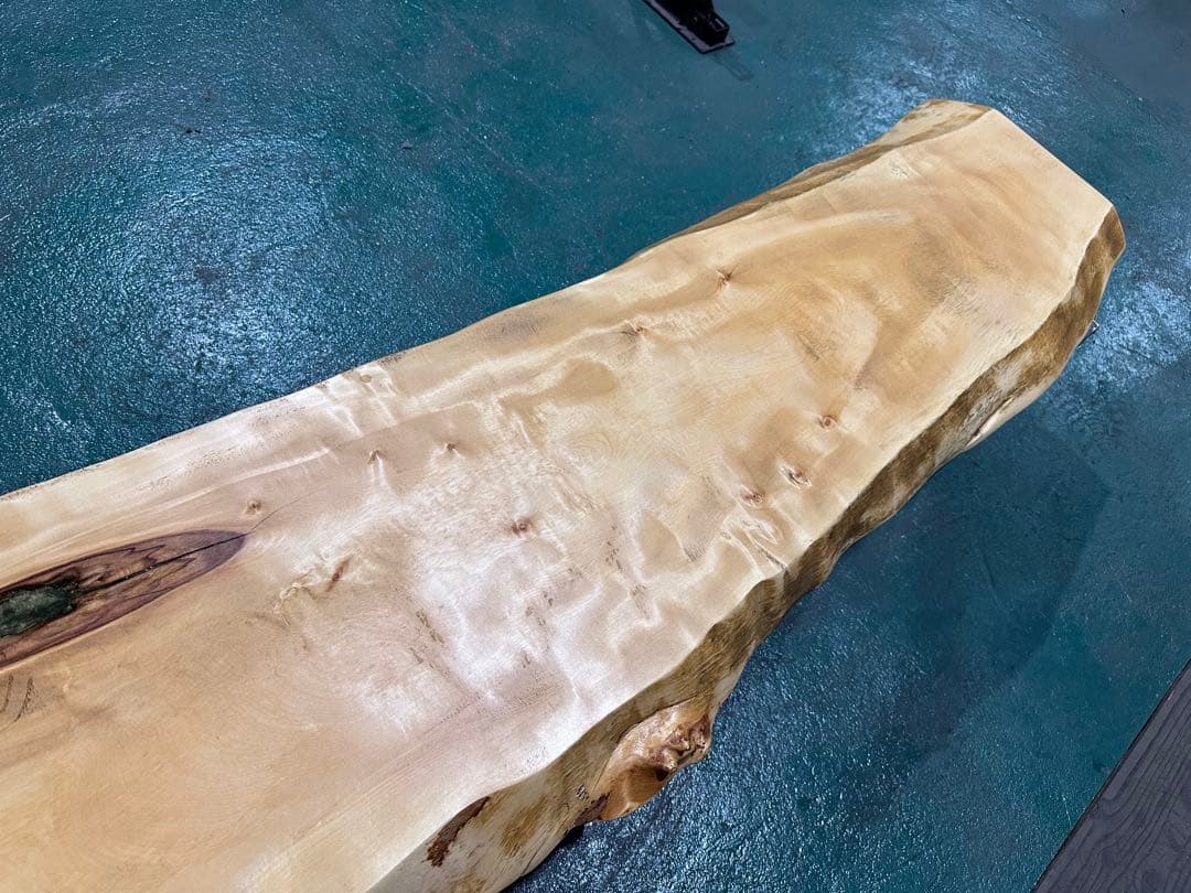 栃　トチ　一枚板　ローテーブル　センターテーブル　ベンチ　カフェ　別荘　ホテル