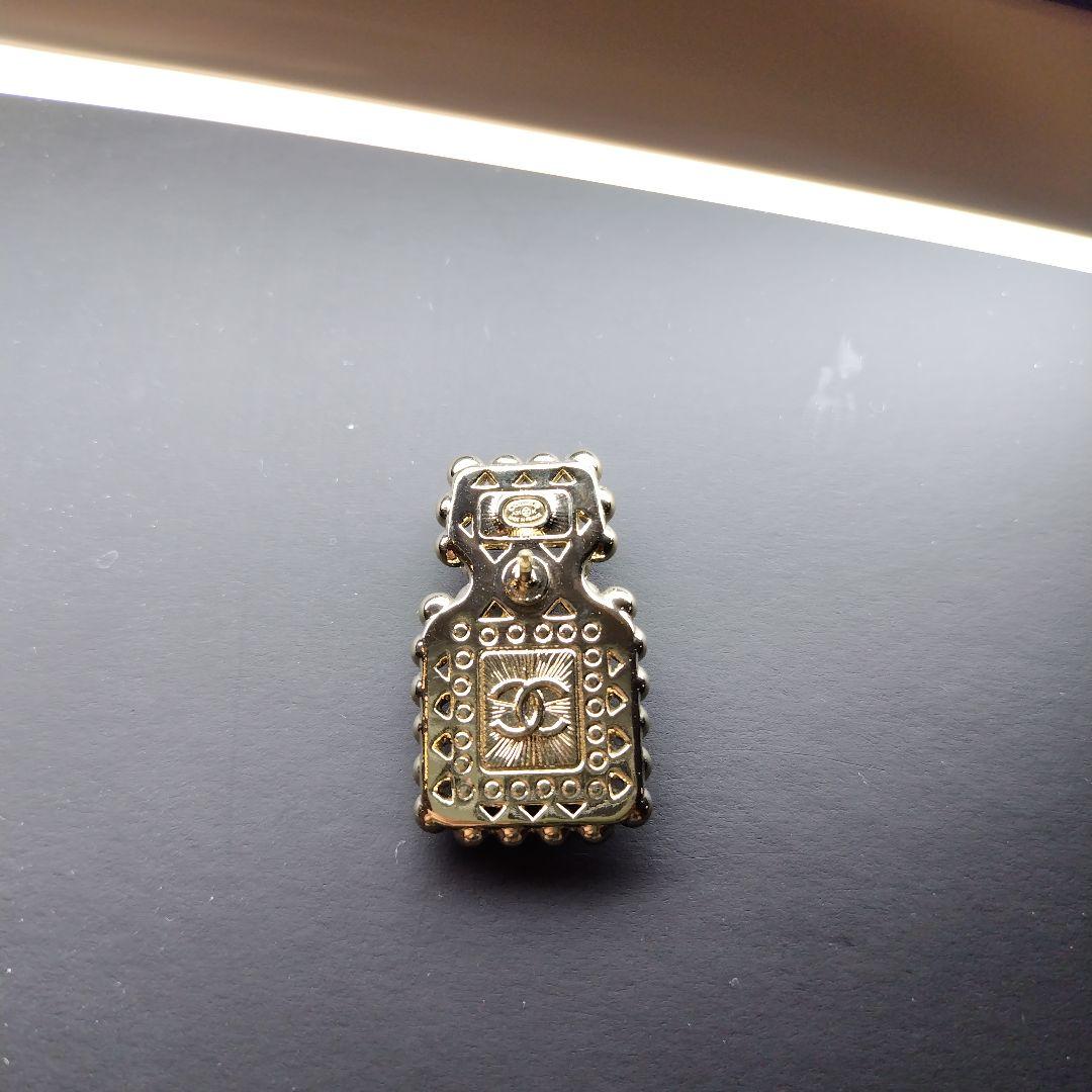 CHANEL　ピンブローチ　黒