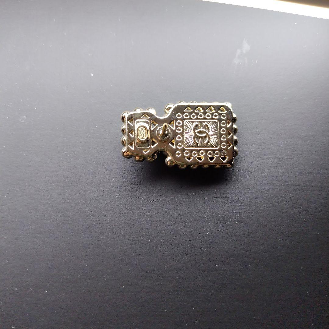 CHANEL　ピンブローチ　黒