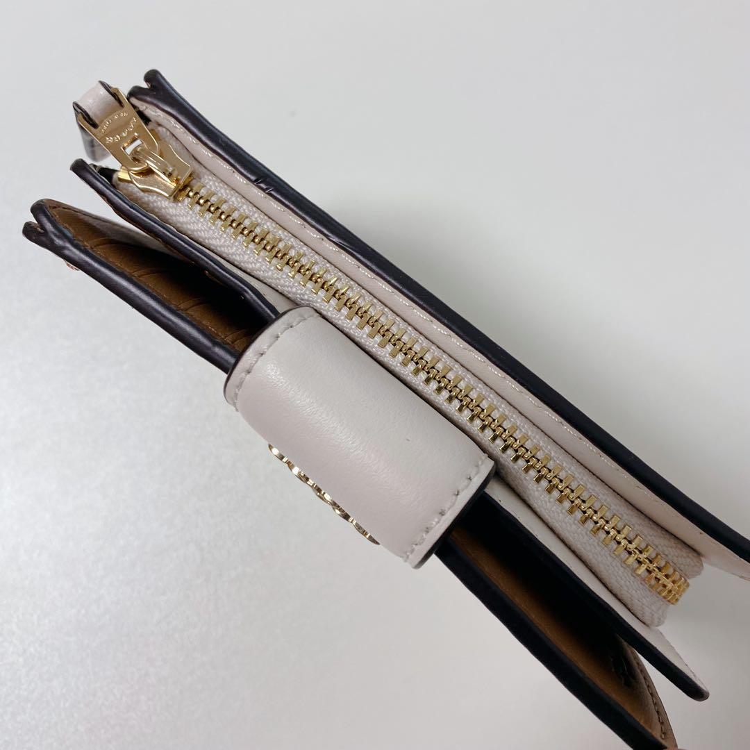 【新品未使用】COACHコーチ★二つ折り財布★リップモチーフ柄★口紅★ホワイト