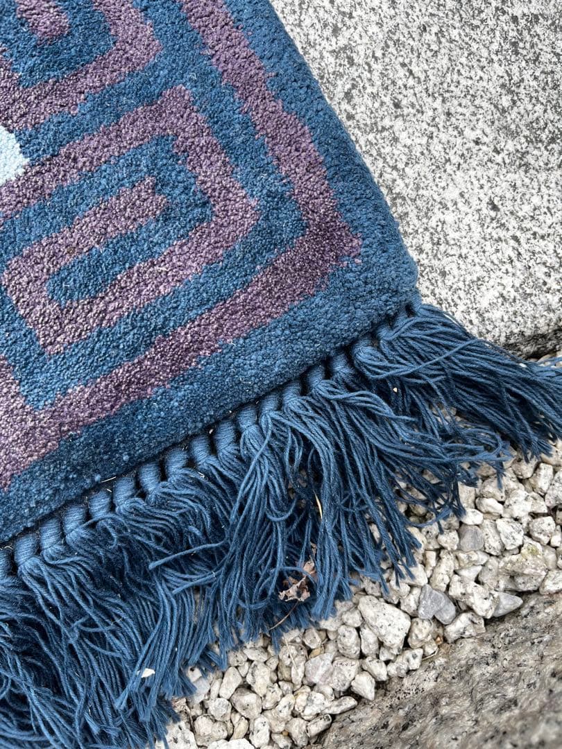 新鍋島緞通　吉島敷物　蟹牡丹紺三色　90×180 四角　玄関 キッチンマット