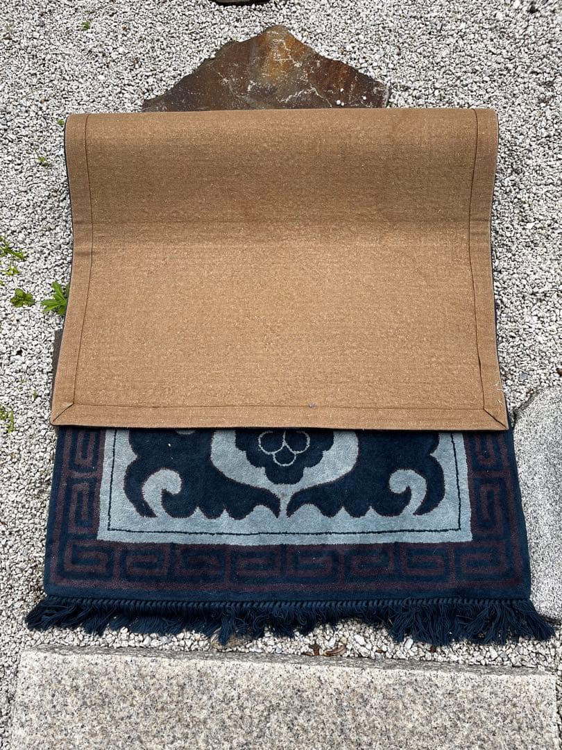 新鍋島緞通　吉島敷物　蟹牡丹紺三色　90×180 四角　玄関 キッチンマット