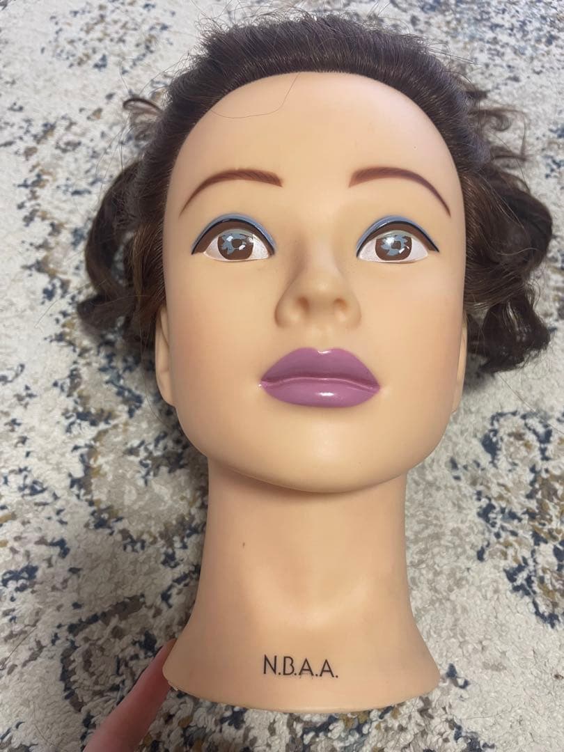 今日だけ年末セール！N.B.A.A. ウィッグ 美品｜未カット 美容学生・練習用