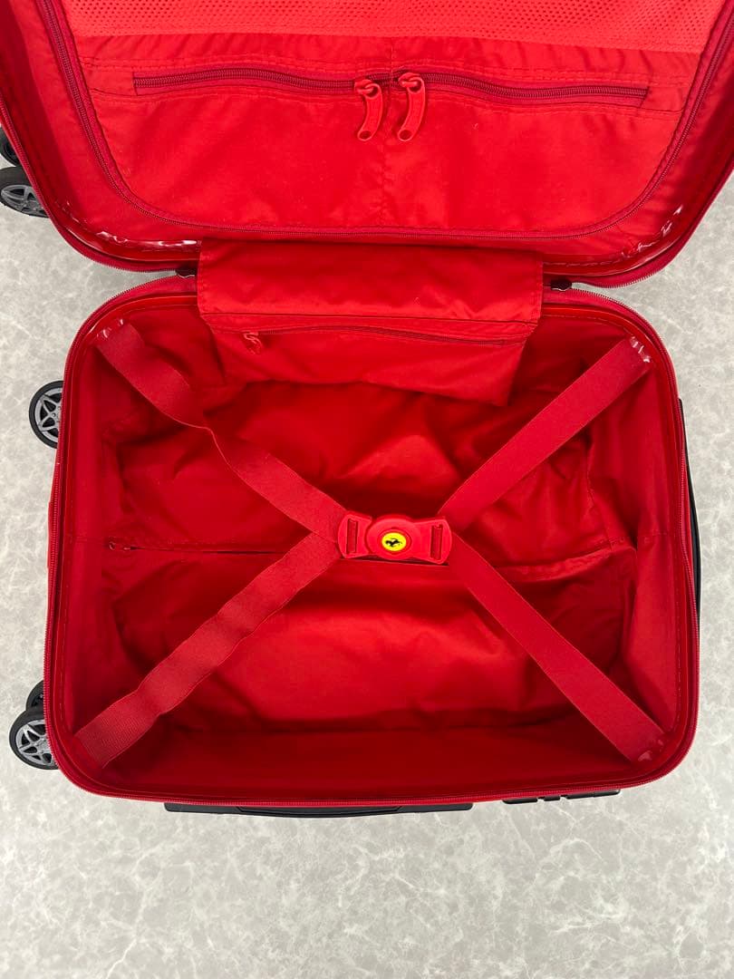 送料込み⭐︎Ferrari 【赤 キャリーケース 4輪】希少