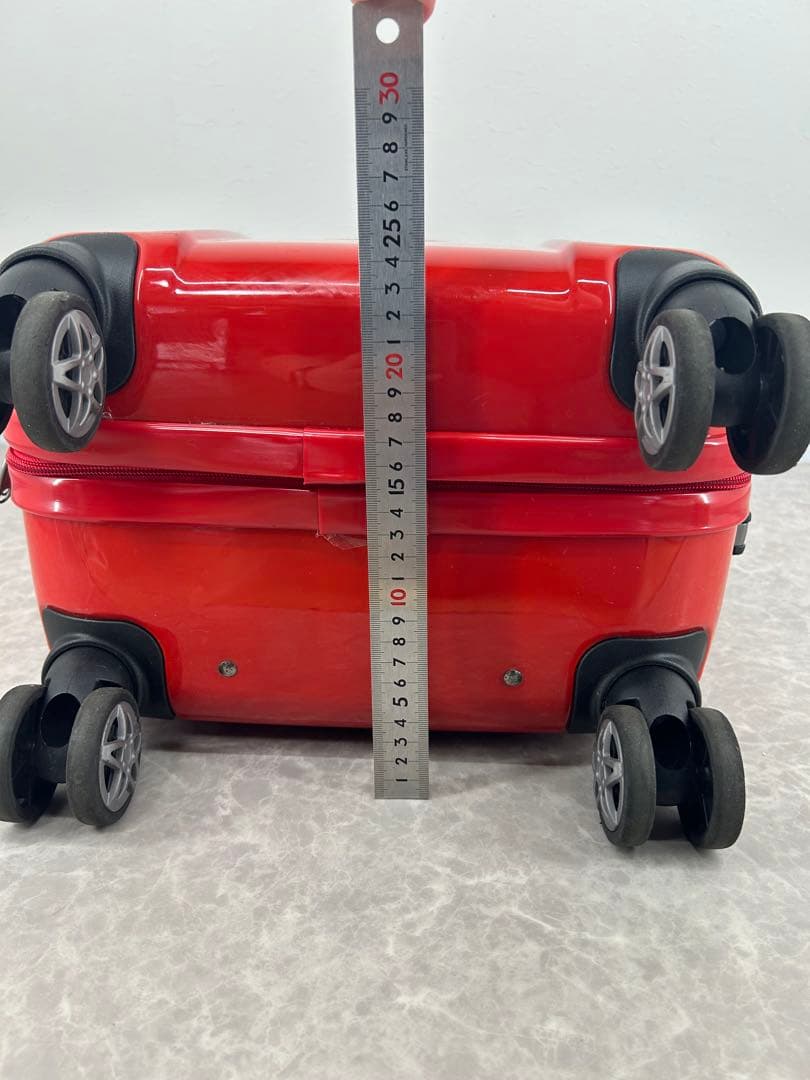 送料込み⭐︎Ferrari 【赤 キャリーケース 4輪】希少