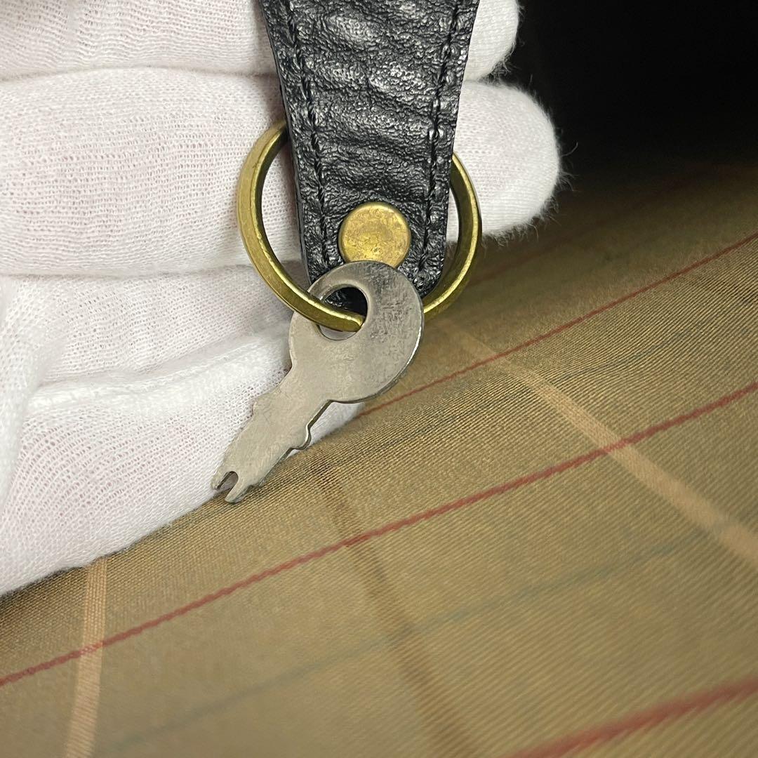 極美品　バーバリー　ホースロゴ　チェック　レザー　ビジネスバッグ　A4収納　鍵