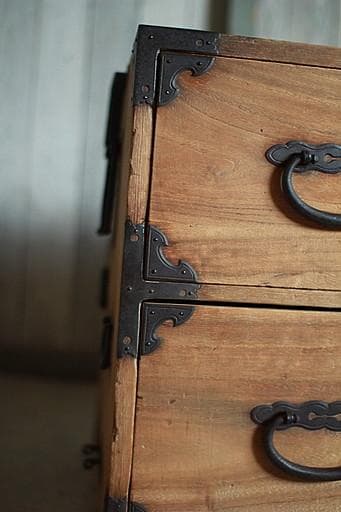 味のある丸金具時代箪笥　桐箪笥　抽斗2段　タンス　収納　古家具　古民家　時代家具