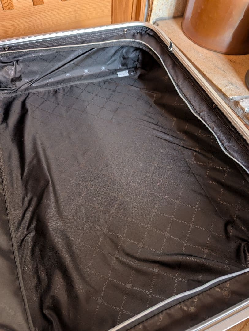 sunco 極軽キャリーケース　大型スーツケース