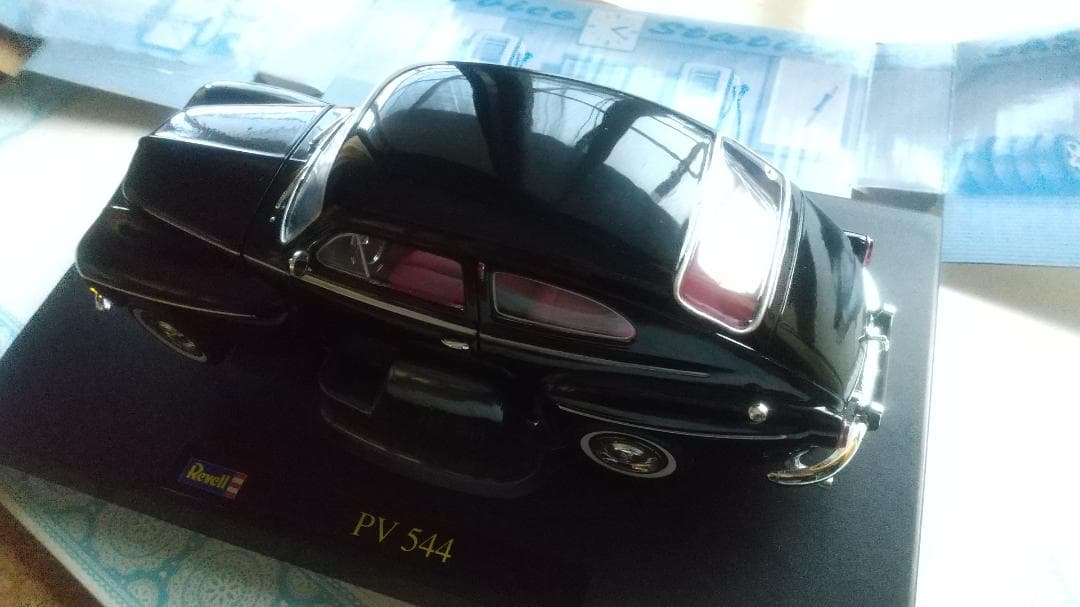 Revell ボルボ PV 544 ミニカー 1/18 ブラック
