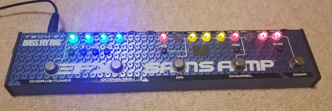 Tech21 BASS FLY RIG V2 Sansamp ソフトケース付属