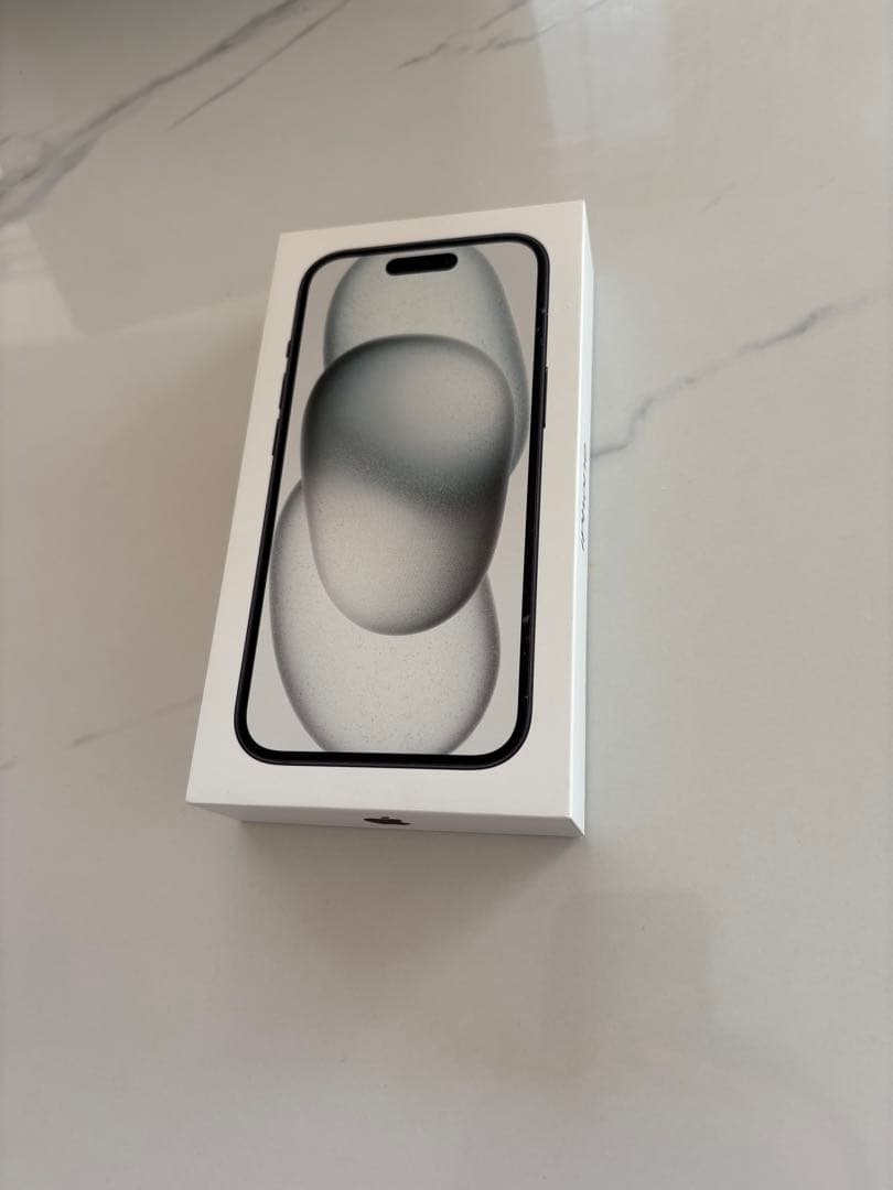 Apple iPhone 15本体 強化ガラスフィルム・強化ケース付き