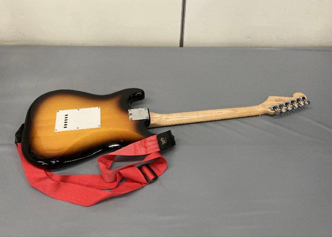 Squier by Fender フェンダー