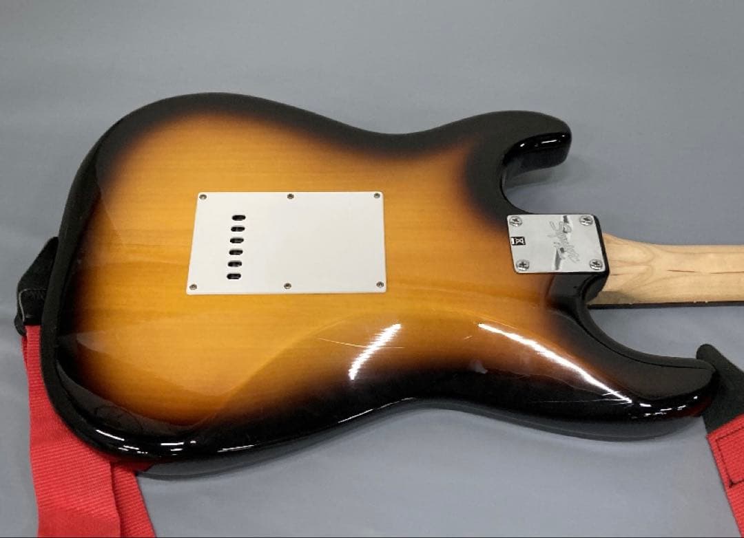 Squier by Fender フェンダー