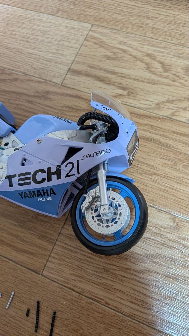 YAMAHA FZR 750 TECH21 1/12スケール