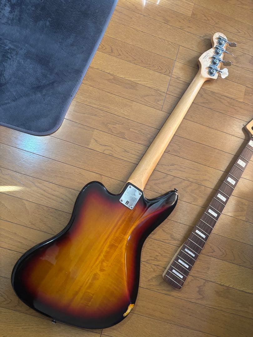 りょうフェンダースクワイア ジャガータイプベース美品