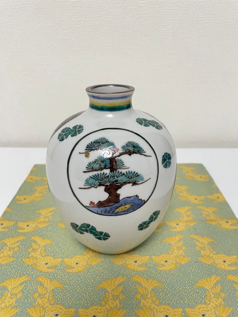 九谷焼　三ツ井為吉作　松竹梅　花瓶