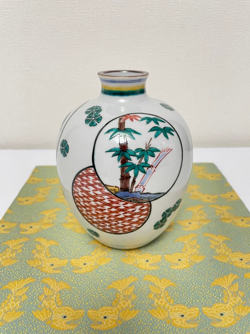 九谷焼　三ツ井為吉作　松竹梅　花瓶