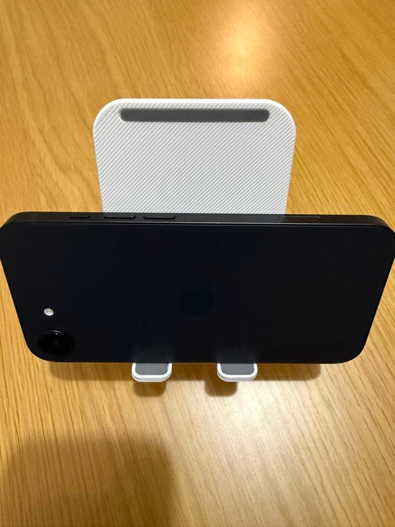 iPhone16e 256GB アップル購入 完済済 bat100% 充33