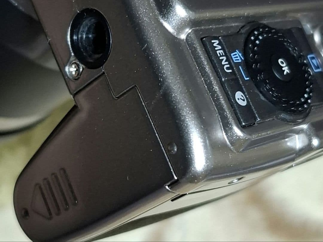 OLYMPUS コンパクトデジタルカメラ　SP-800UZ