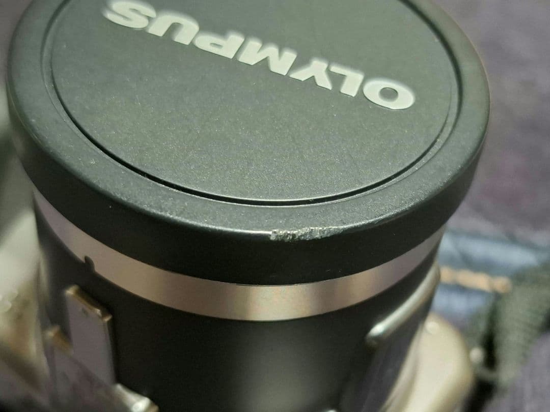 OLYMPUS コンパクトデジタルカメラ　SP-800UZ