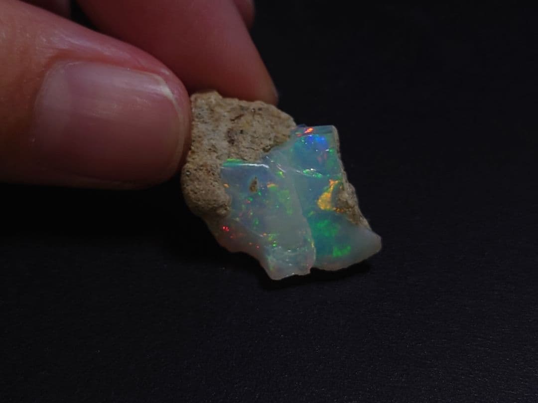 エチオピアウェロ産　オパール 原石　ジュエリーグレード　鉱物標本