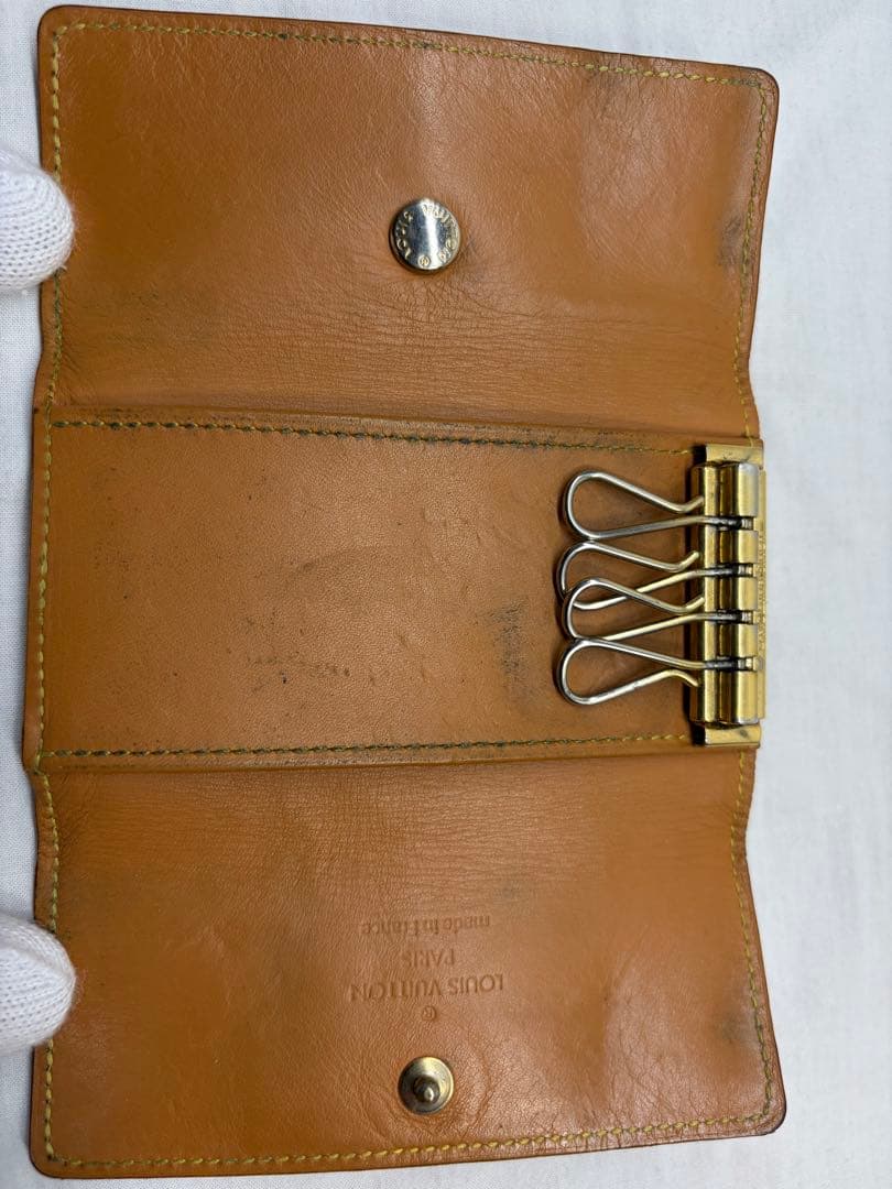 ルイ ヴィトン ミュルティクレ４ ノマド キャラメル M85072