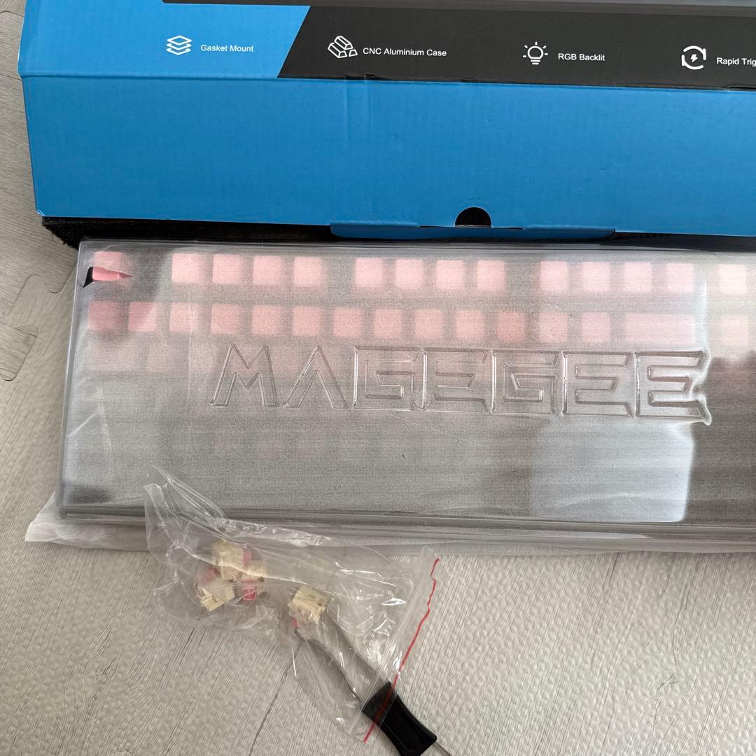 MAGEGEE フルサイズキーボード ピンク・グレー