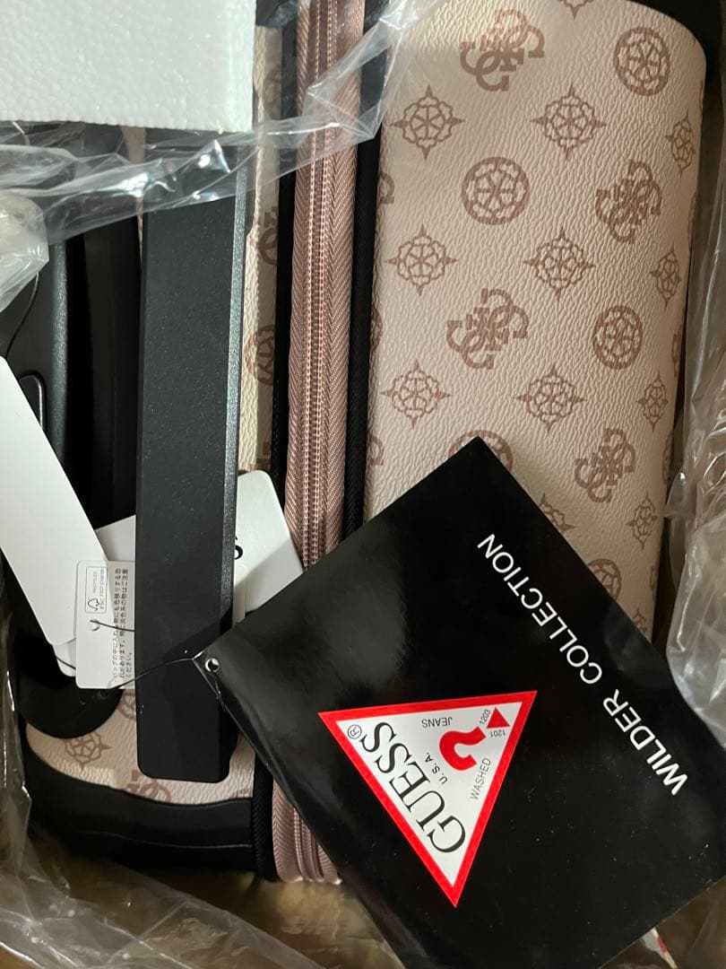 新品ゲスGUESS スーツケースTSA 26L ピンクキャリーケース