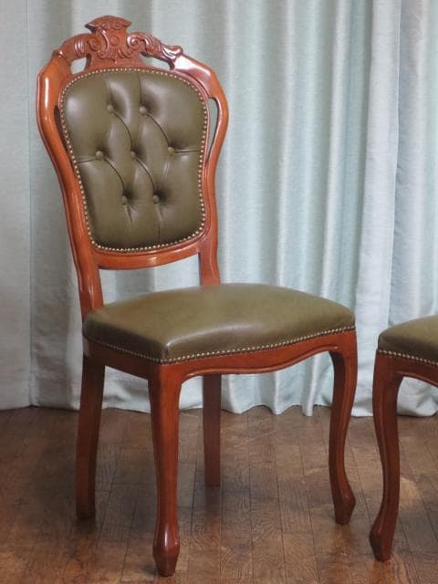 イタリア製 ロココ様式 革張り 鋲打ち 彫刻 猫脚 チェア 2脚セット
