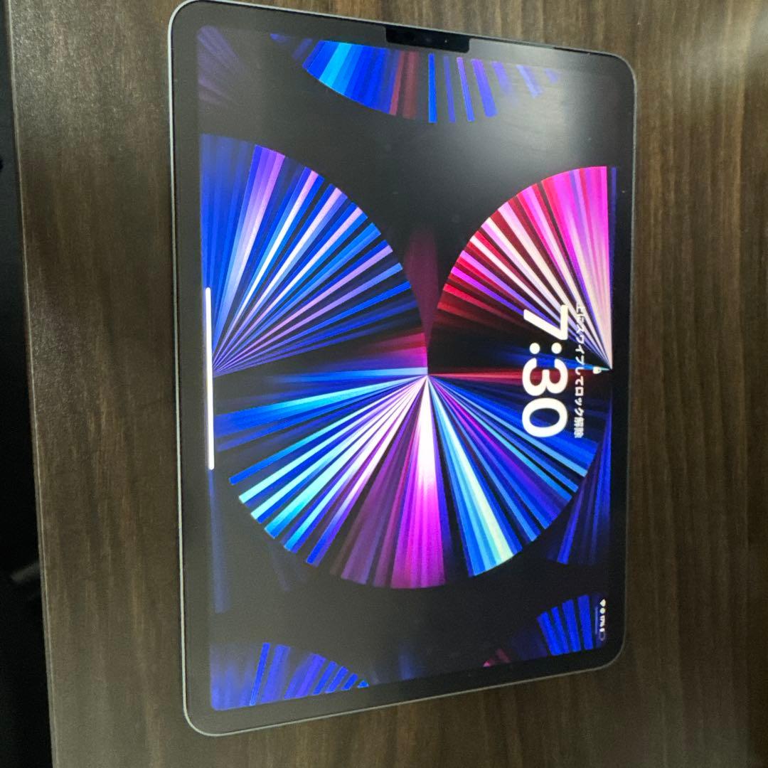 iPad Pro 11インチ スペースグレー 本体　+　キーボード