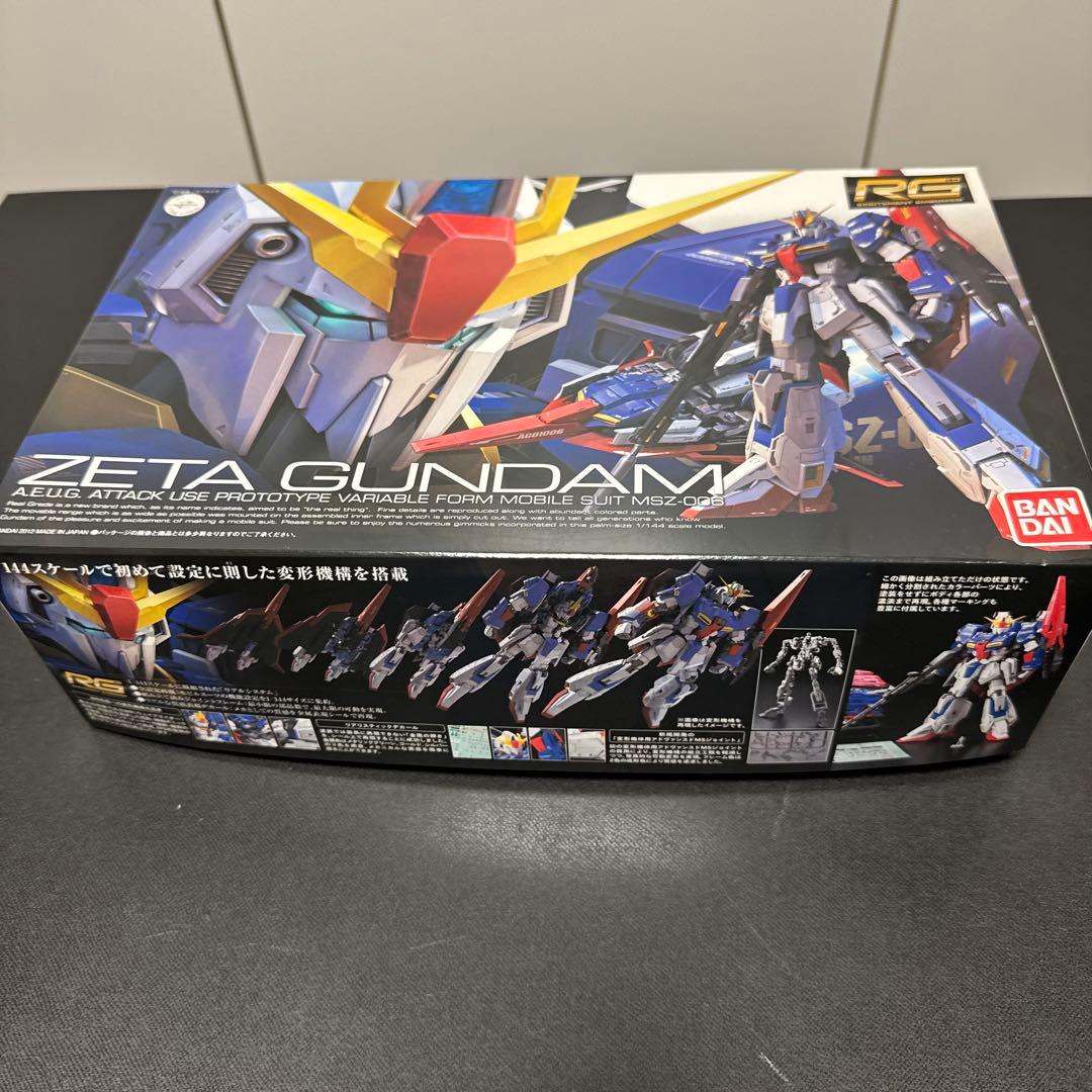 RG シャア専用ザク、シャア専用ズゴック、Ζガンダム、ガンダム（膝関節折れ）