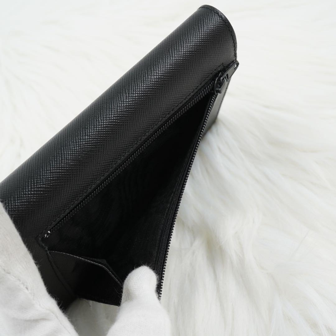 新品同様/未使用級　箱付き　PRADA プラダ　三つ折り財布　サフィアーノ　黒