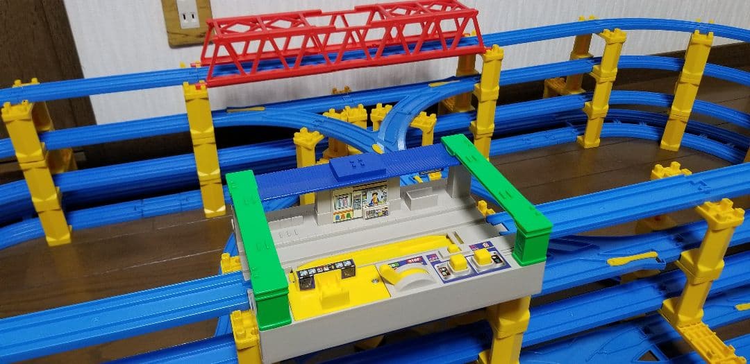 プラレール線路　複線4層高架レイアウト　サウンド駅付き