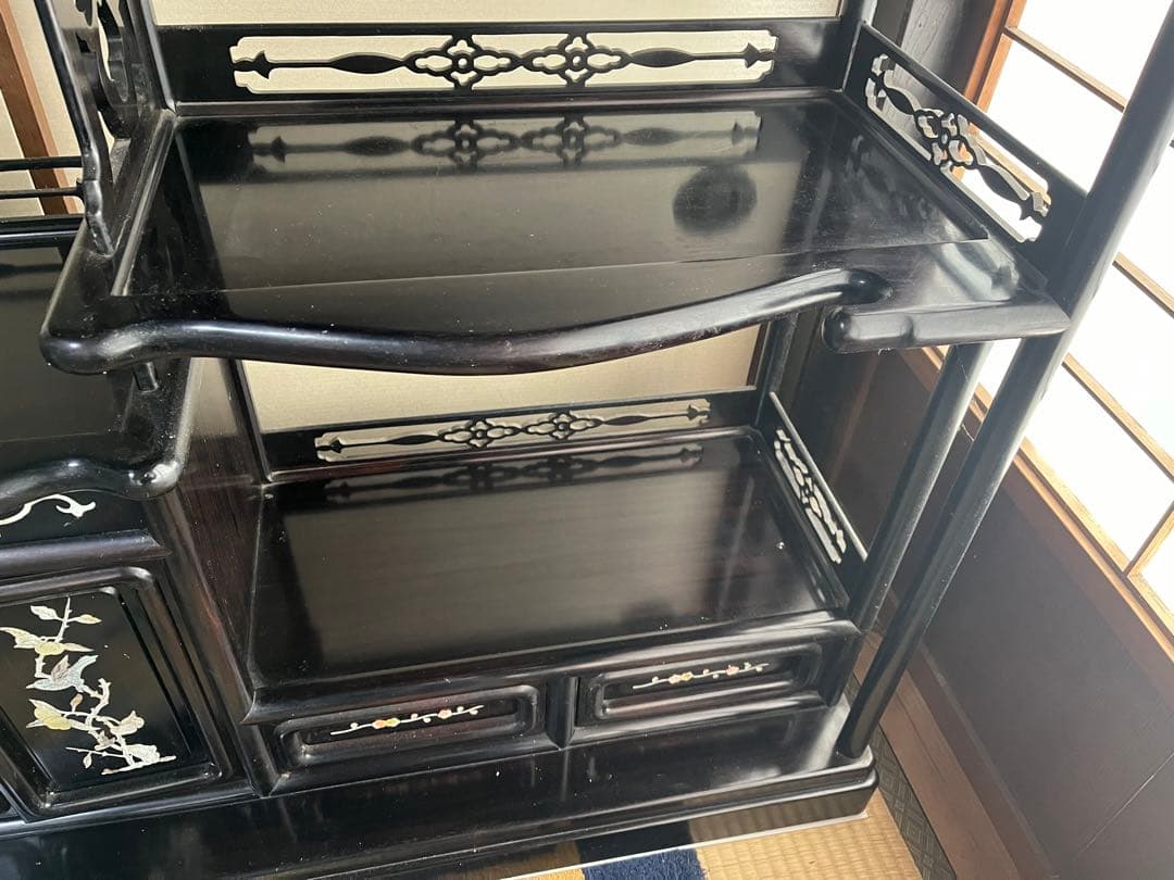 （大特価）中国花蓮で購入した黒色木製家具　茶たんす 3段棚