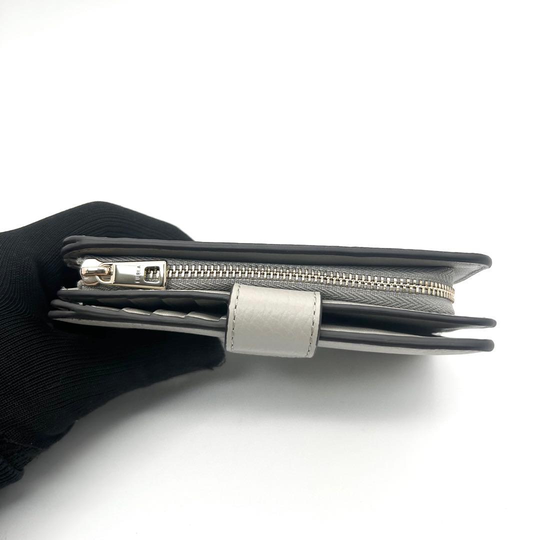 未使用級　FURLA　フルラ　カメリア　二つ折り財布　レザー　アーチロゴ