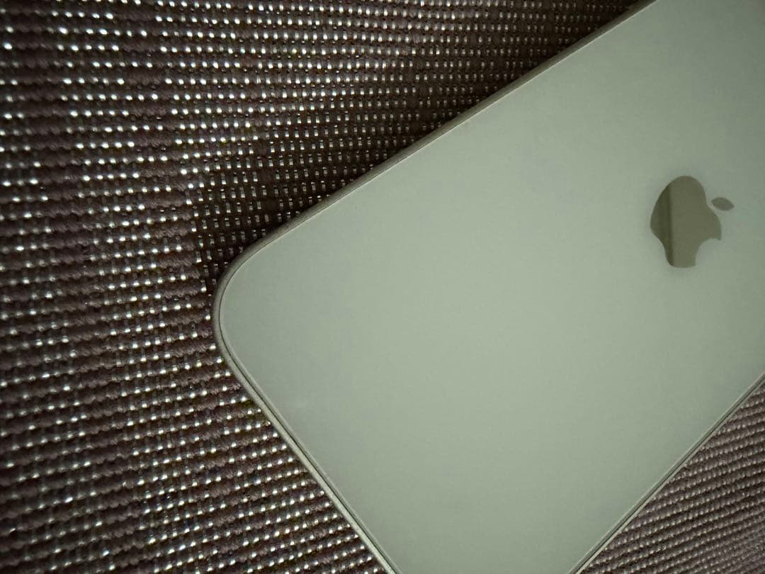 Apple iPhone 13 スターライト本体　バッテリー76%