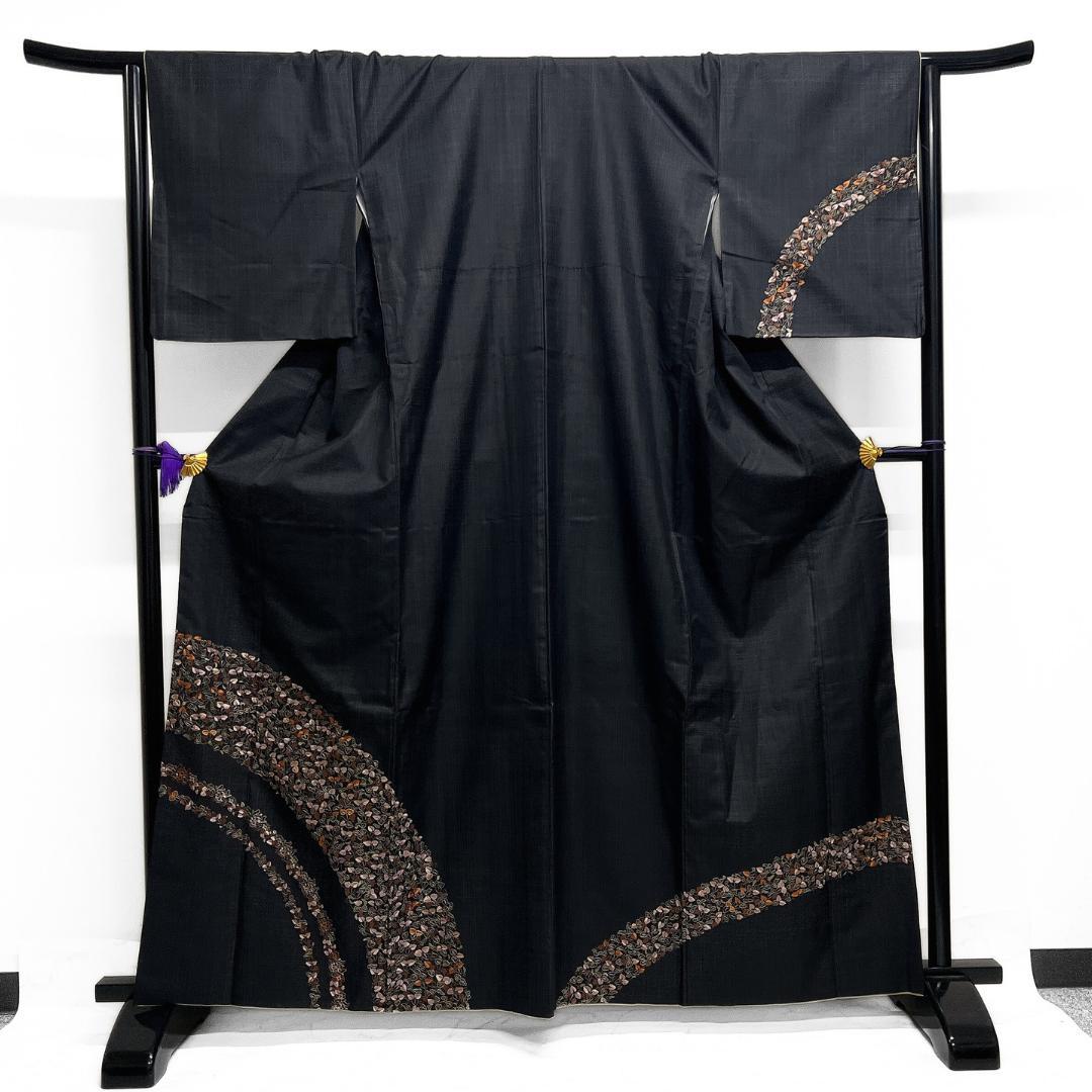 付け下げ　染大島紬　刺繍　葡萄　蔦　黒地　紋無し　着物　093a d