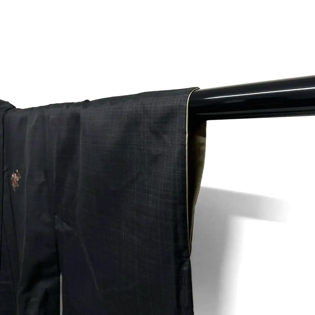 付け下げ　染大島紬　刺繍　葡萄　蔦　黒地　紋無し　着物　093a d