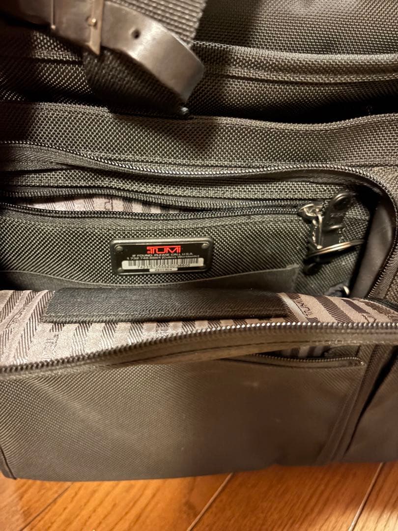 TUMI 黒 ビジネスキャリー　トゥミ キャリーオンバッグ26003D4